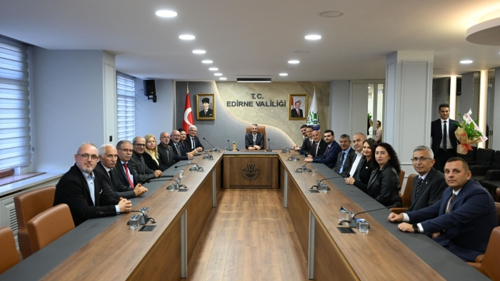 VALİ SEZER, CHP YÖNETİMİYLE BİR ARAYA GELDİ